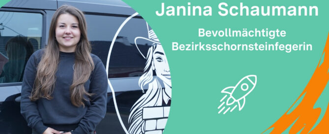 Eine junge Frau mit dunklen langen Haaren steht vor einem Auto mit der Aufschrift Schornsteinfegermeisterin